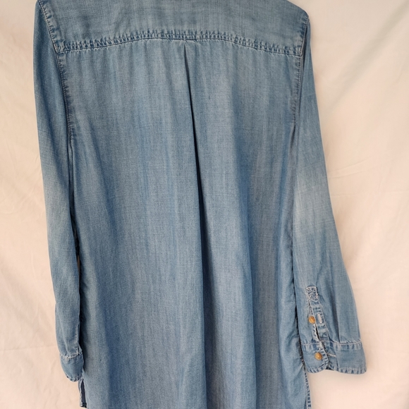 Chicos Denim Long sleeved shirt size 2 in Chicos which is about a large. - Picture 5 of 8